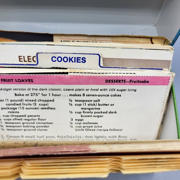 Vintage Syndicate Recipe Card Tin Recipe Box W/ Grandmas Recipes Floral Folk Art - Picture 4 of 16